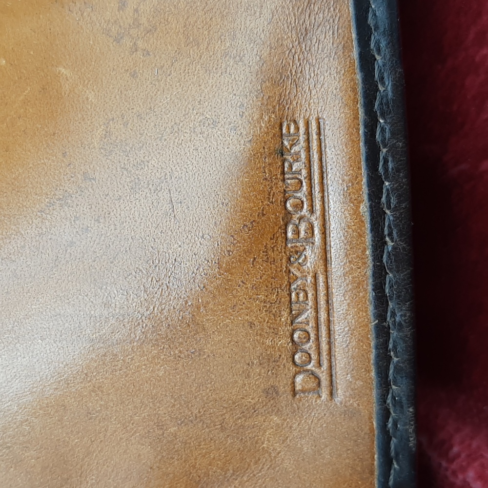 Dooney & Bourke Continental Clutch - Picture 4 of 8